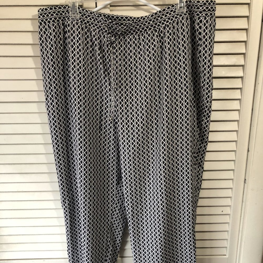 Ellen Tracy Black and White Dress Pats, Size Large